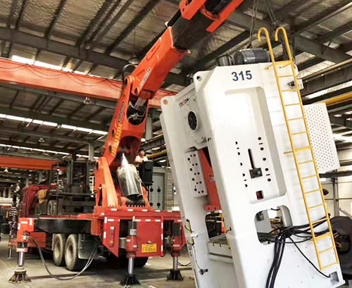 峡江县附近随车吊出租，轻松解决运输难题